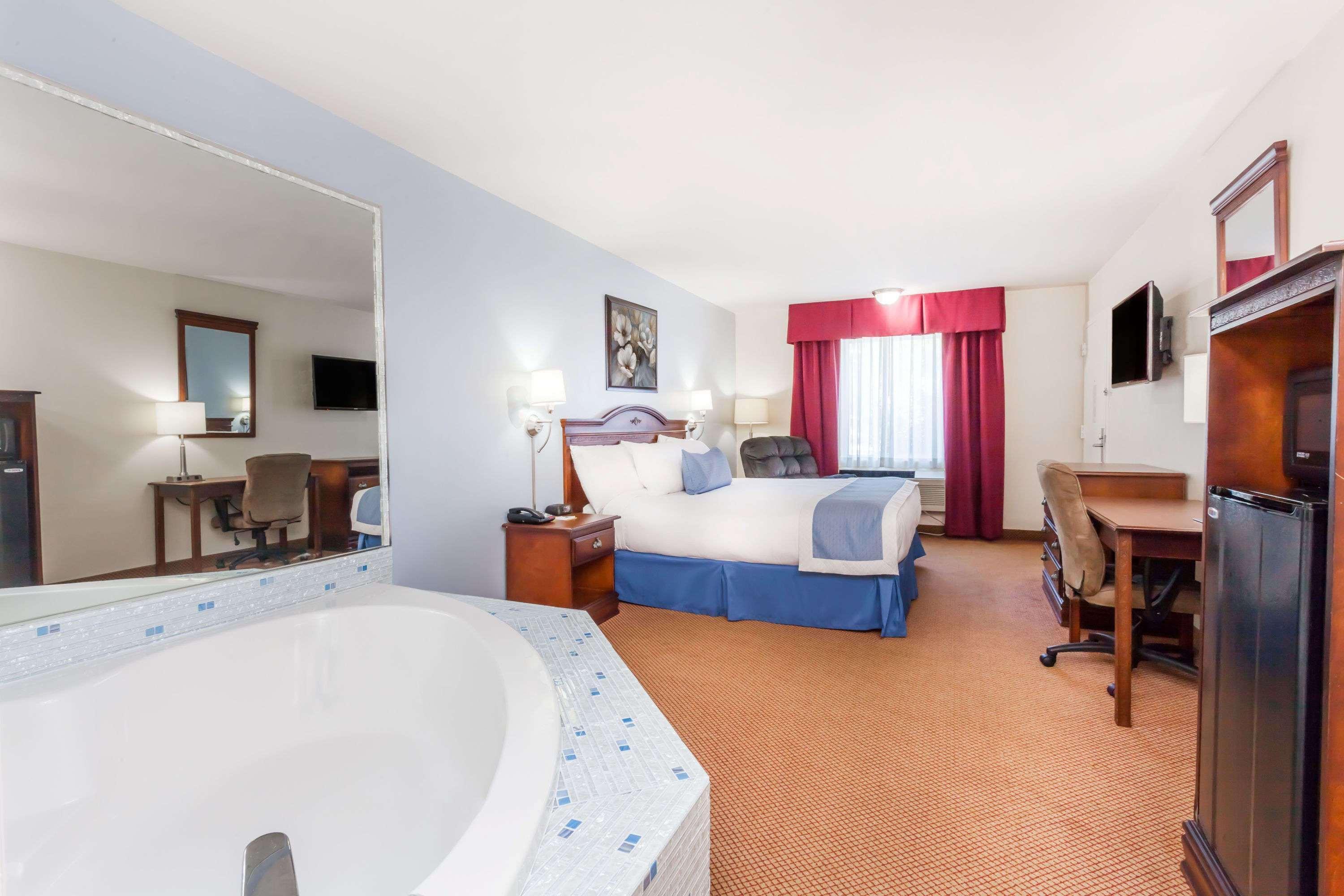 Days Inn By Wyndham Hampton Exterior foto